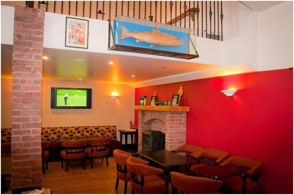 Hopper Inn Bar & Guest Accommodation Ballynaskreena Exterior foto